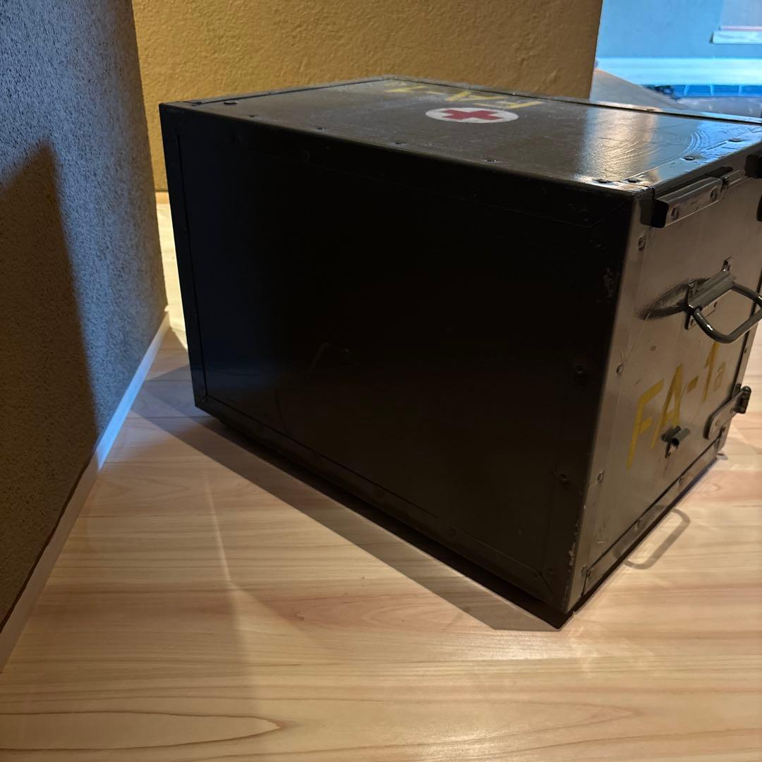 チェコ軍放出品 メディカルボックス ４段引き出し 救急箱 医療品箱