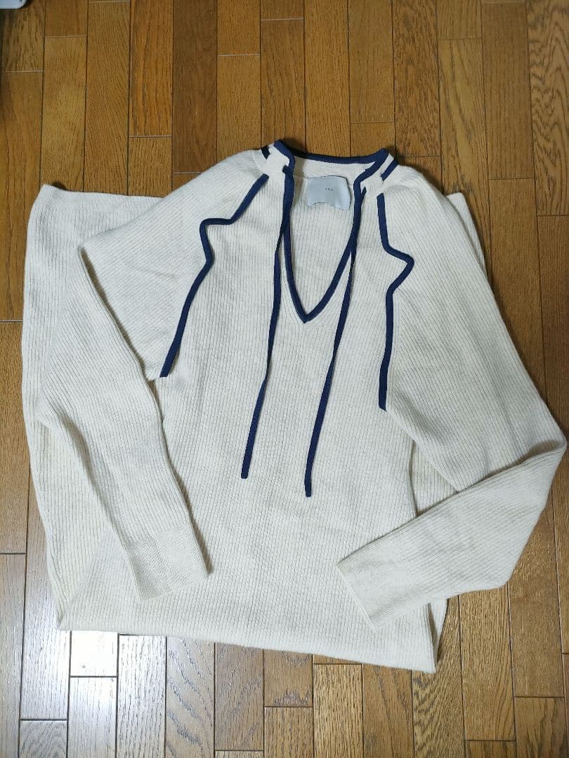 tan ワンピース　DOGLEG SLEEVES LONG ONEPIECE