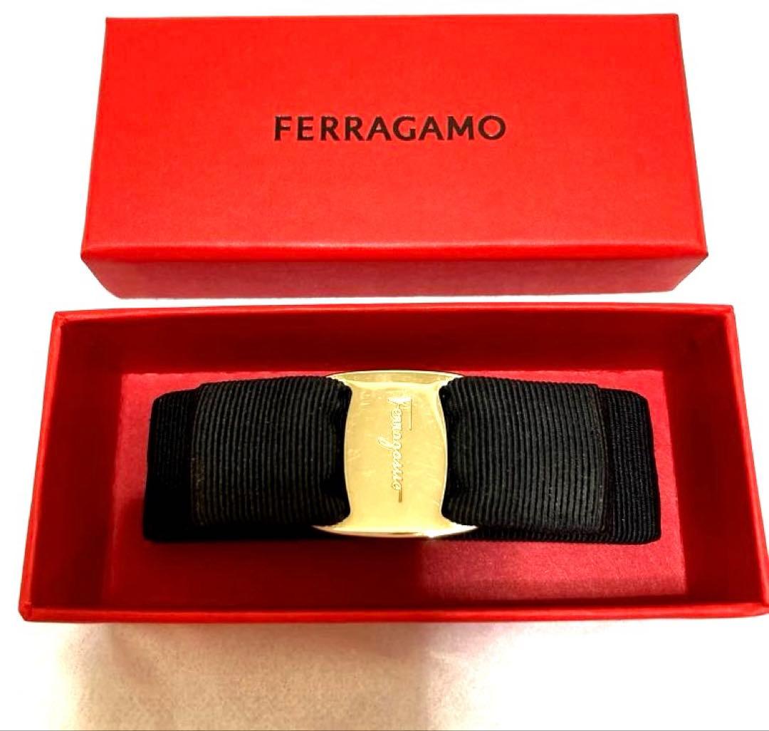 フェラガモ　バレッタ ヴァラ リボン ヘアアクセ ブラック ゴールド