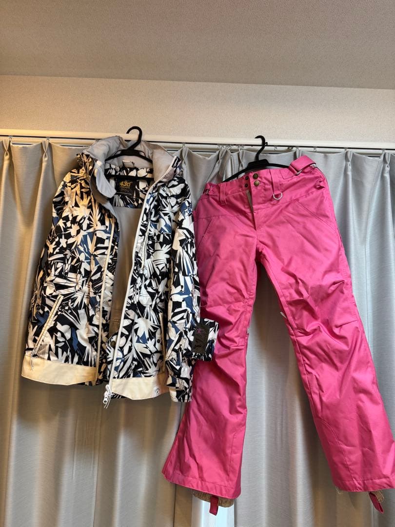 43d スノボーウェア 上下セット レディース Sサイズ