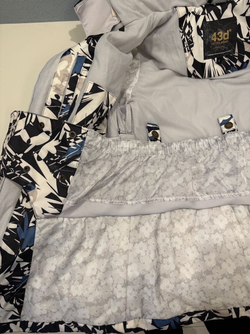43d スノボーウェア 上下セット レディース Sサイズ