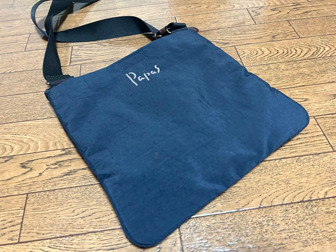 【美品】PAPAS サコッシュ ネイビー サイ ロゴ