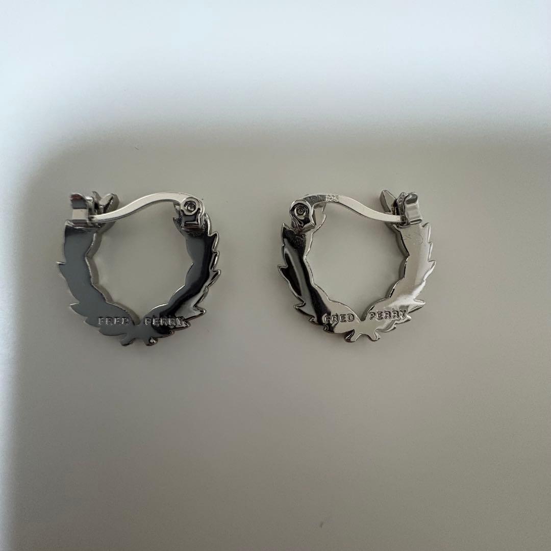 Fred perry ピアス シルバー
