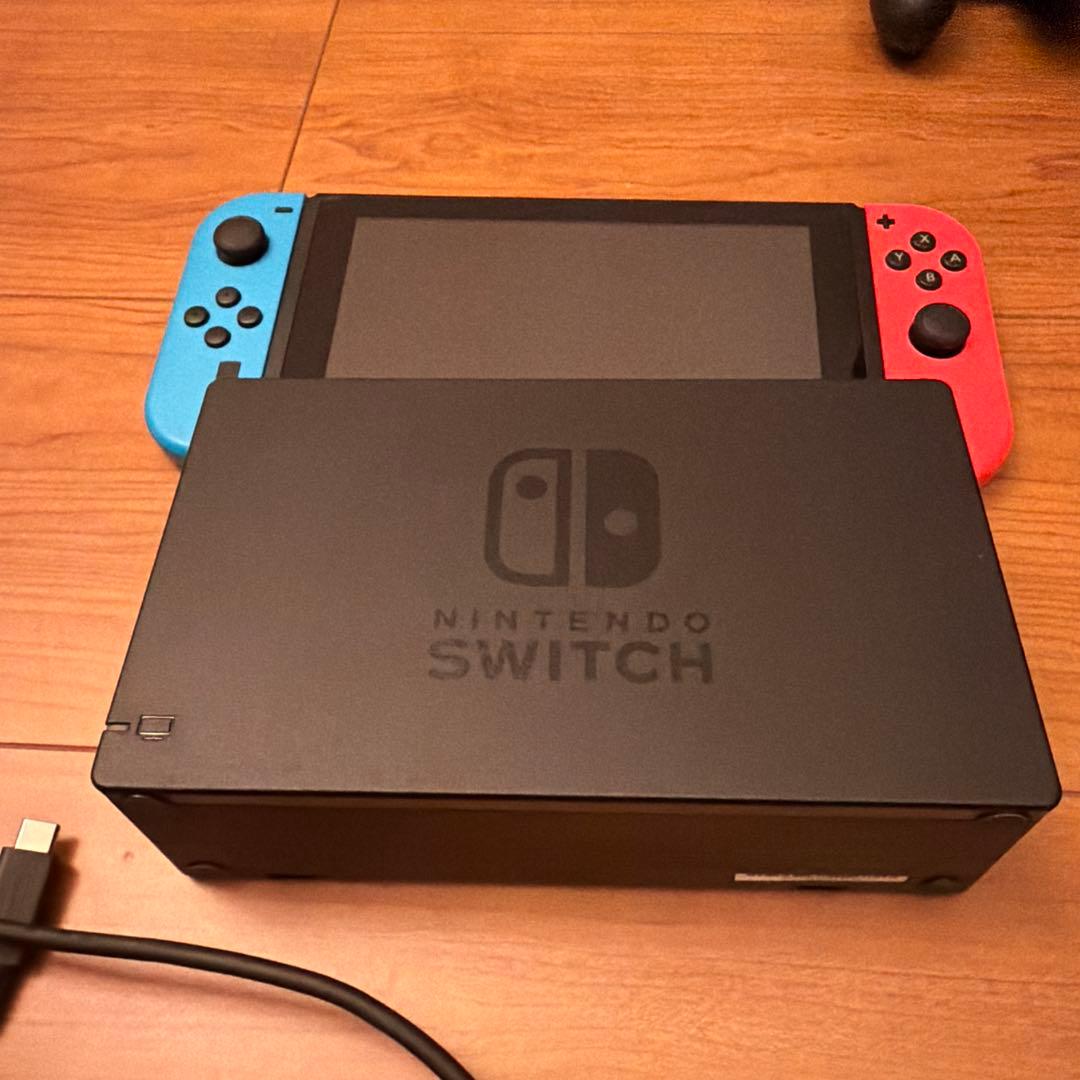 Nintendo Switch 本体＋付属品　値下げ不可