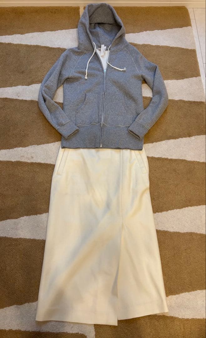 《新品タグ付》DRESSTERIOR(ドレステリア）大人気グレーパーカー