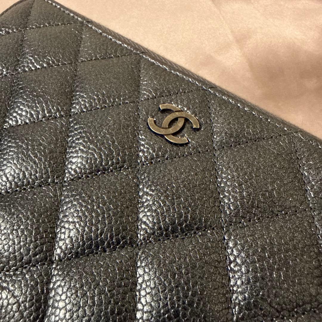 CHANEL 長財布キャビアスキンラウンドファスナーマトラッセキルティング
