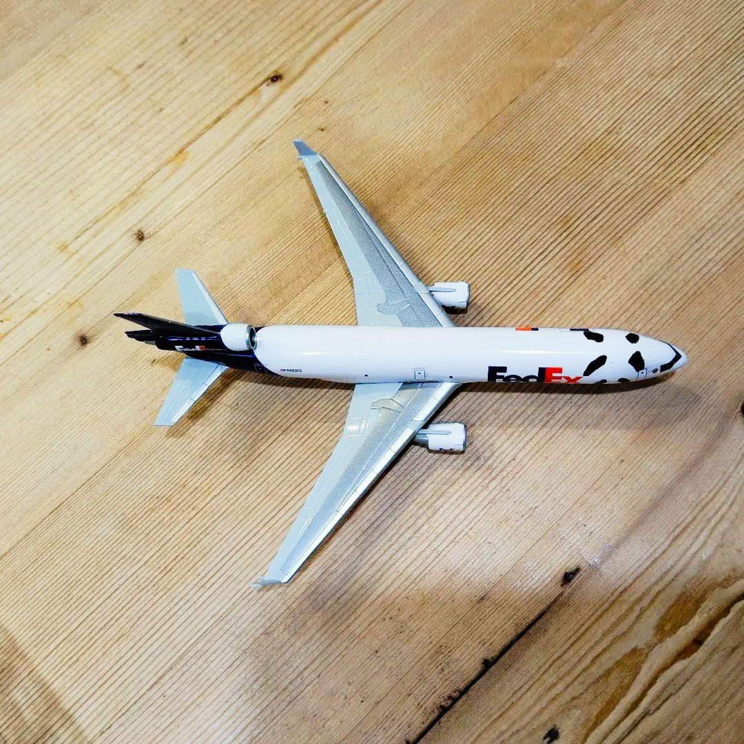 MD-11 1/400モデル