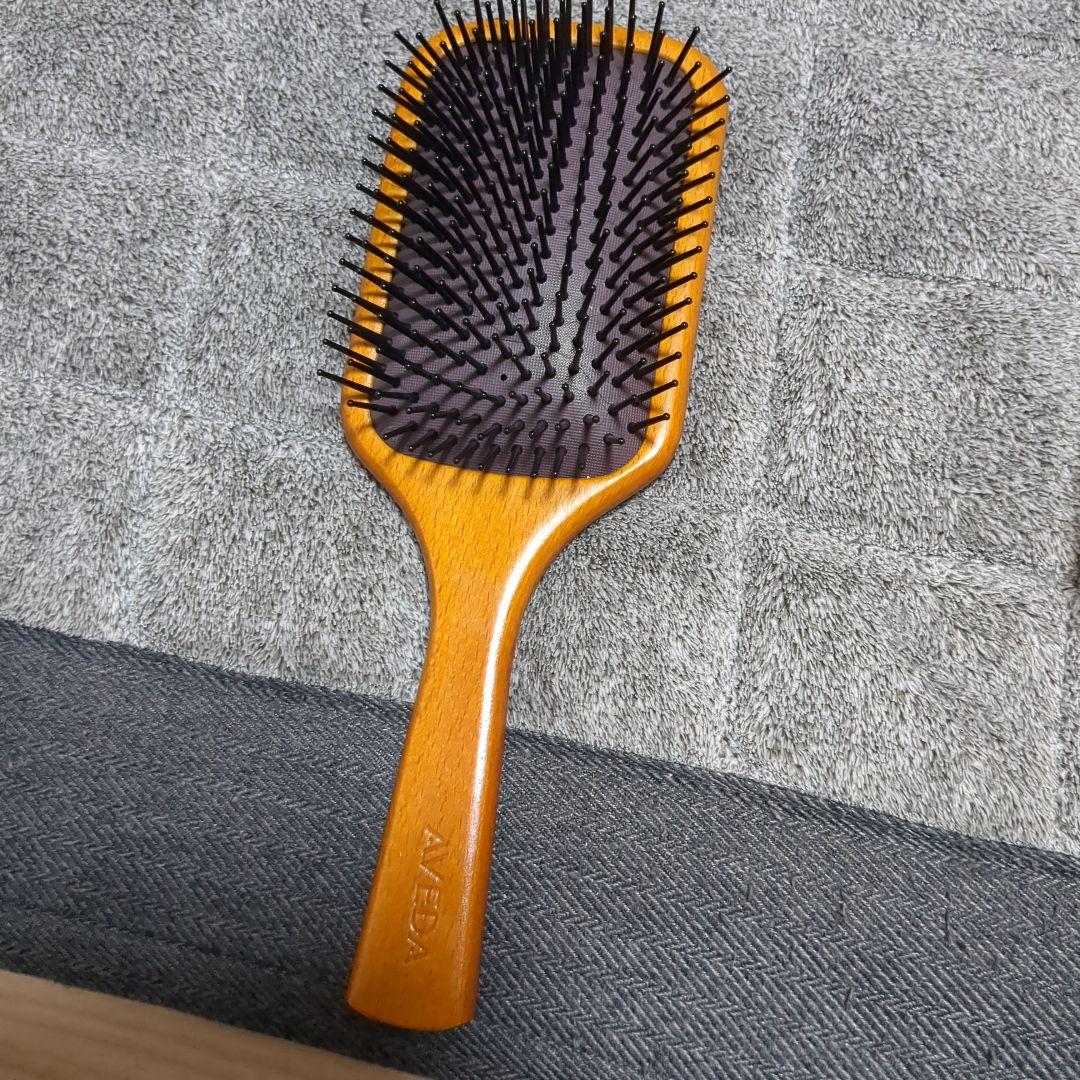 Aveda ヘアブラシ 木製ハンドル