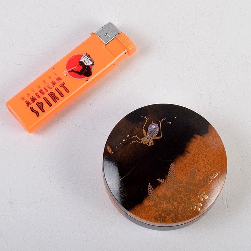 茶道具　輪島塗　北浜宗貴作　黒柿　螺鈿装飾　萩に鈴虫蒔絵　香合　共箱　V9157