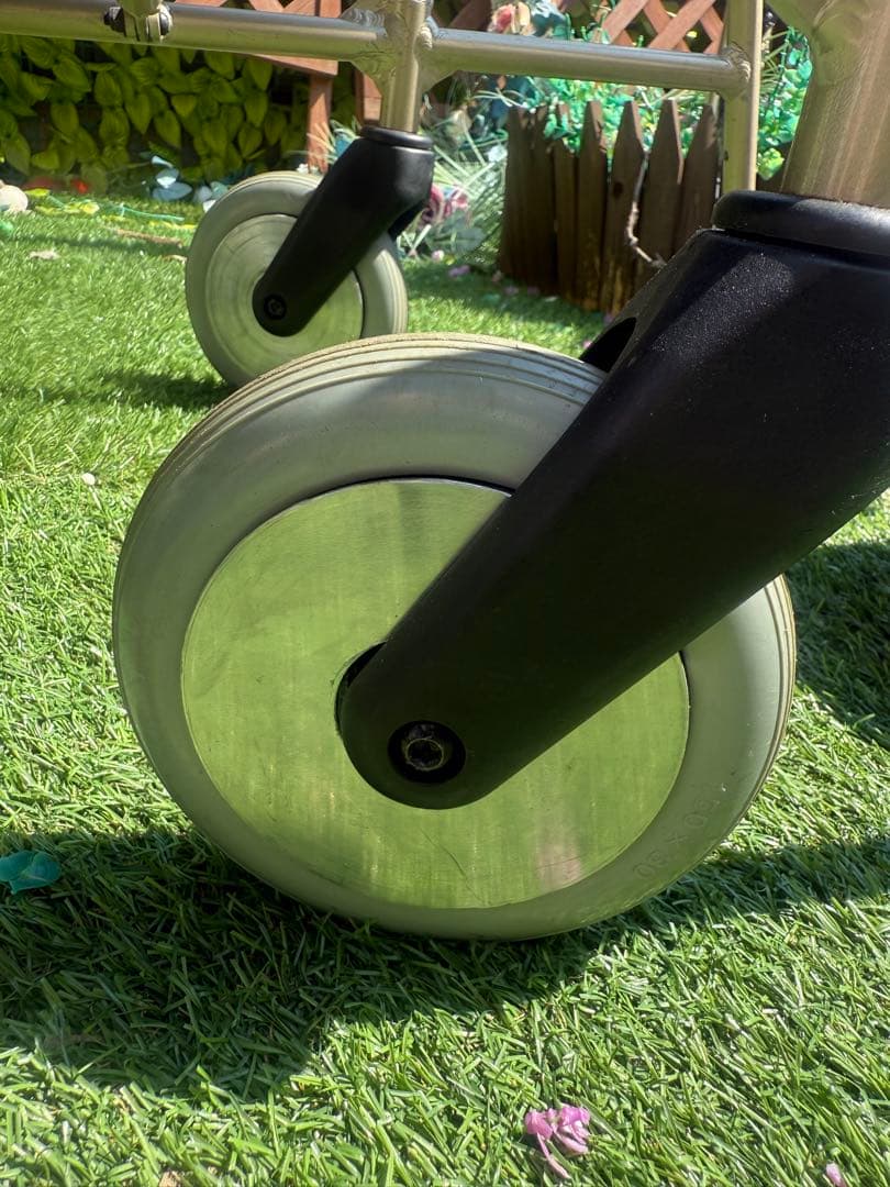 ナブテスコ介助用電動アシスト車椅子　ムーンアイズカスタム