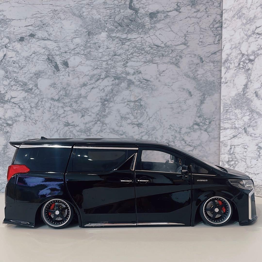 【新車】 トヨタ 30アルファード 1/18 ダイキャストミニカー カスタム