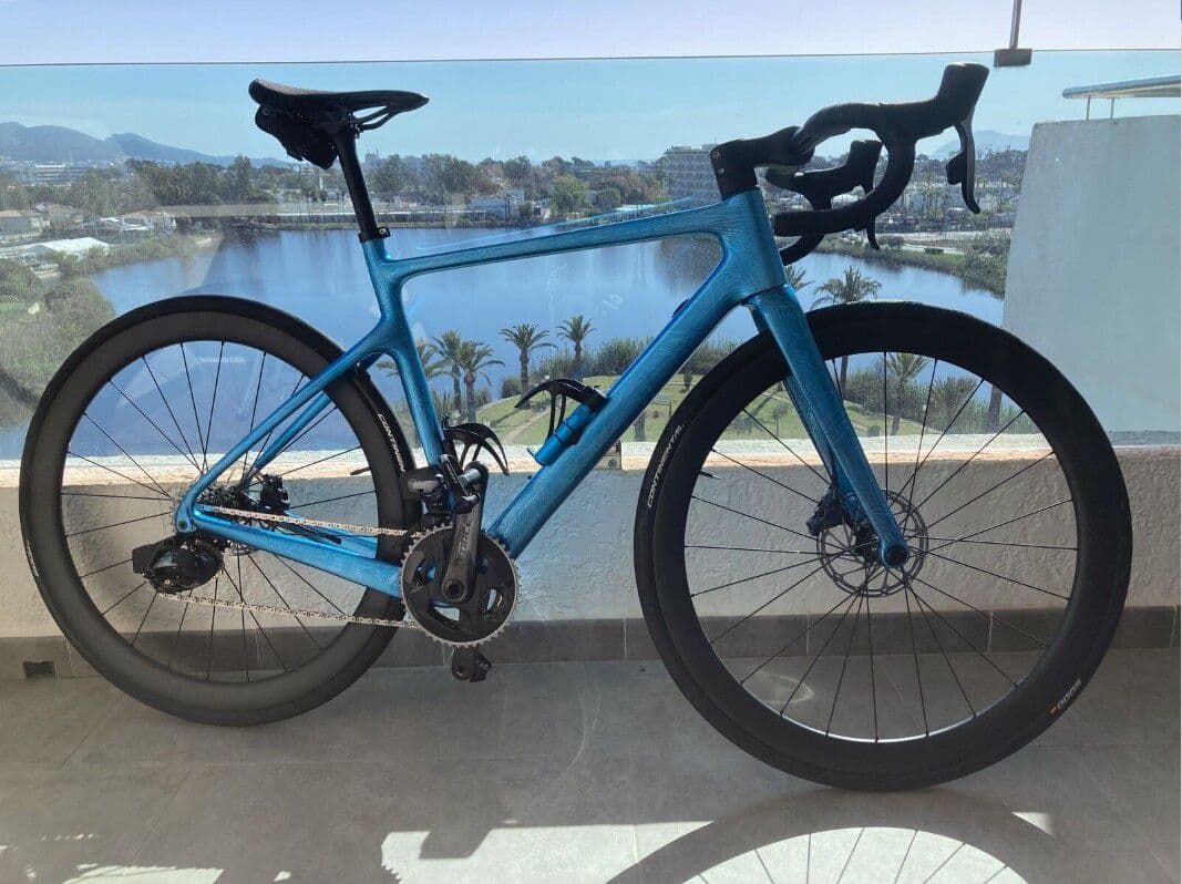 中華カーボンフレーム　グラベル　フル内装