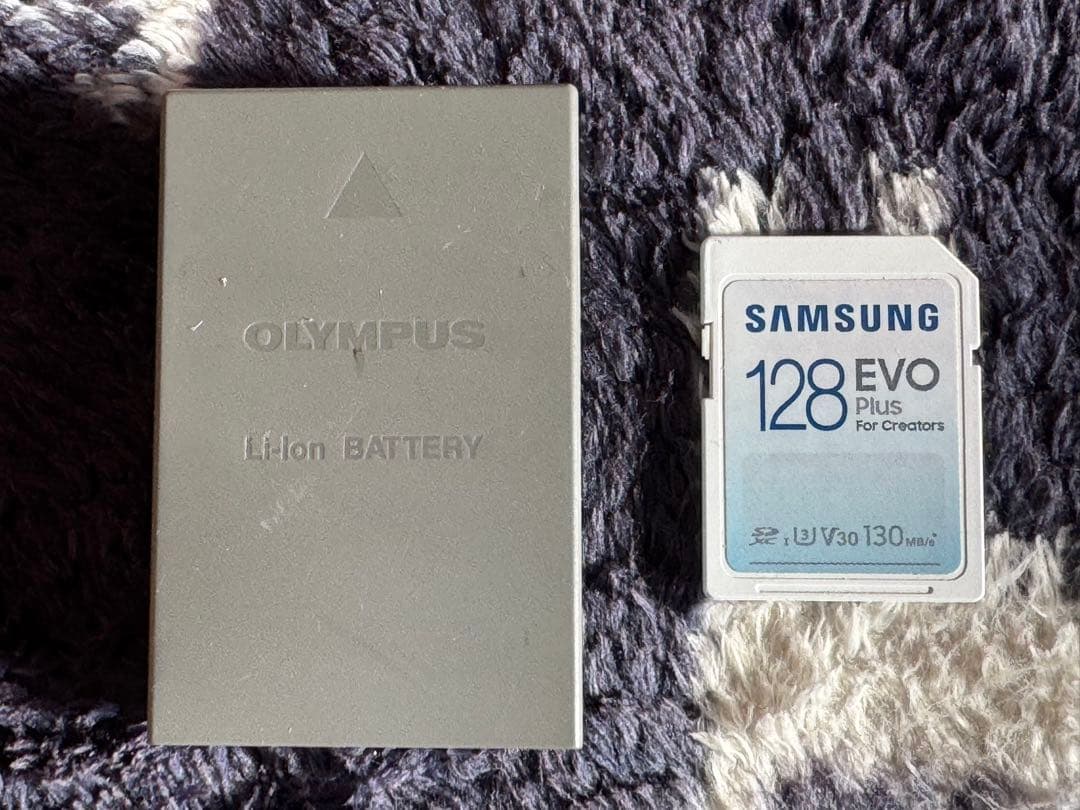 OLYMPUS OM-D E-M10 Mark IV ダブルズームキット