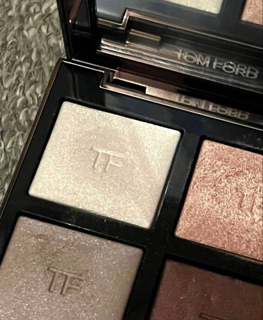 ほぼ未使用】トムフォード　27A ヴァージン オーキッド　アイシャドウ