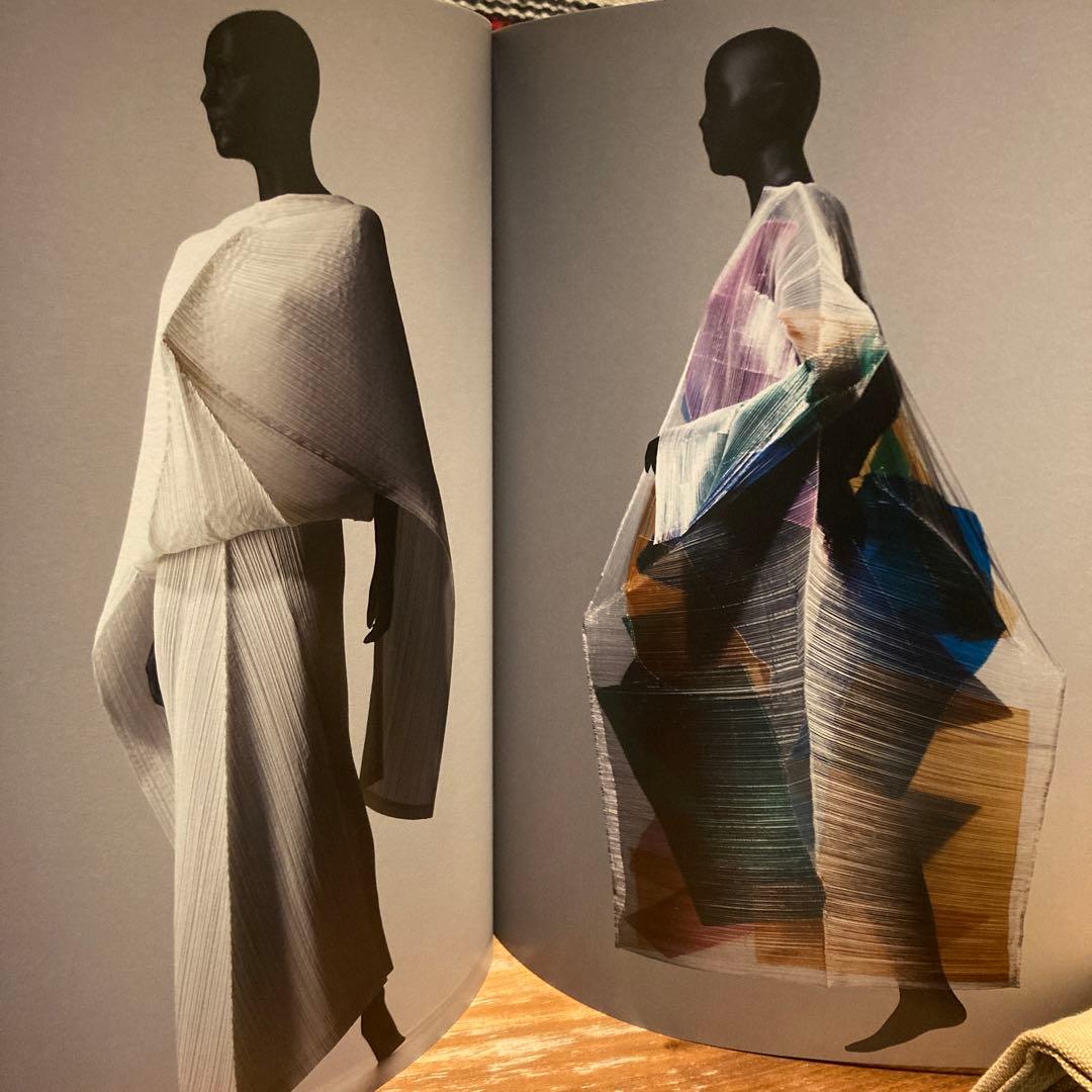 【09302】 ISSEY MIYAKE  EXHIBITION  三宅一生展
