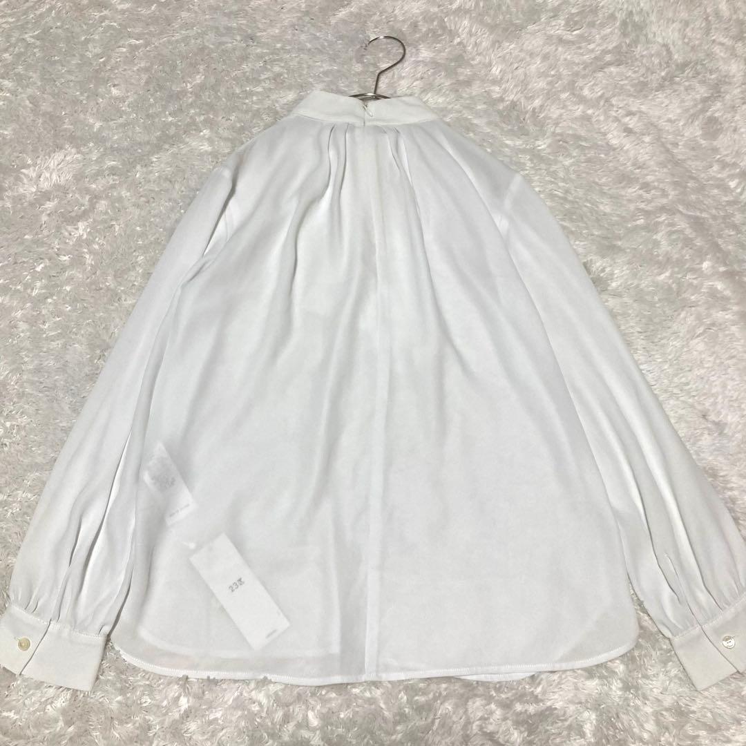 新品未使用タグ付　23区　バックサテンアムンゼン ボウタイ付き 2wayブラウス