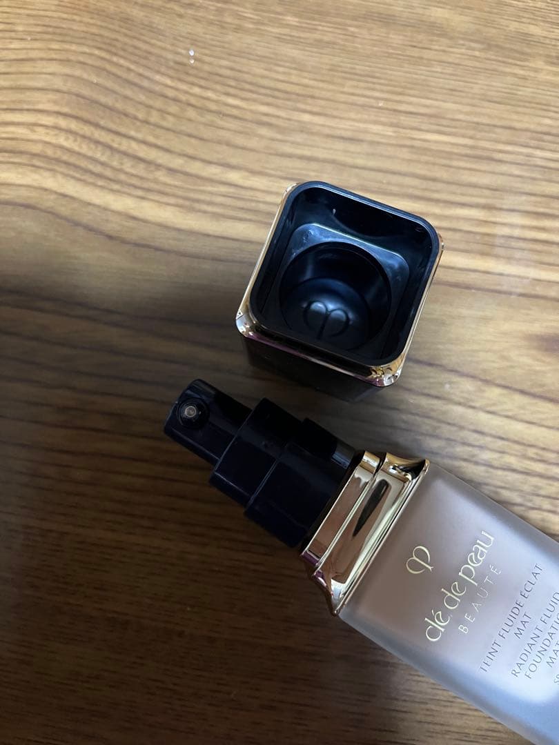 クレドポーボーテタンフリュイドエクラ マット、ヴォワールイドラタンロングトゥニュ