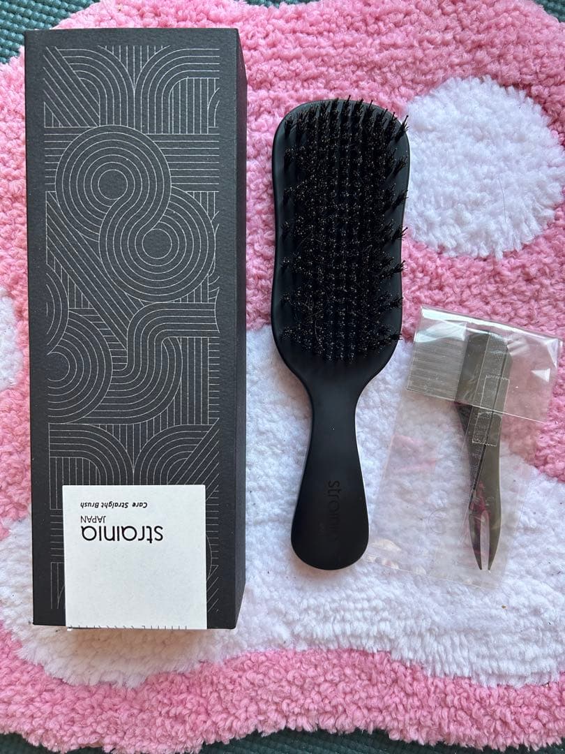 ヘアブラシ　strainia　ストレーニア　ストレートブラシ