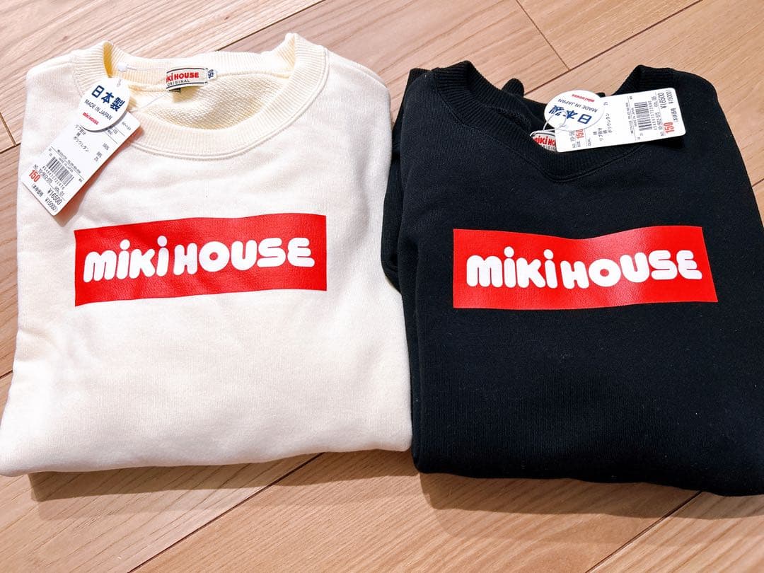 ひ*！様 新品タグ付き ミキハウス 150サイズ トレーナー 白と黒 双子 ロゴ