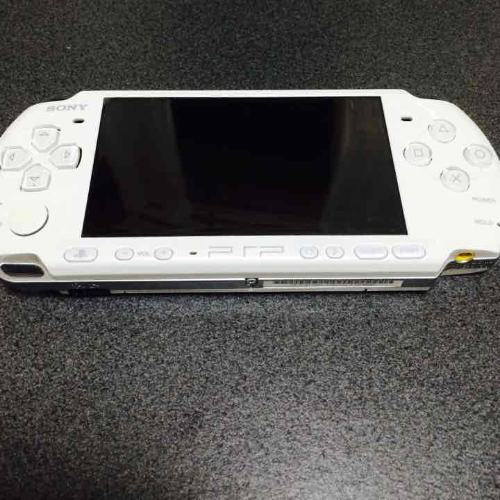 PSP本体とソフトと攻略本