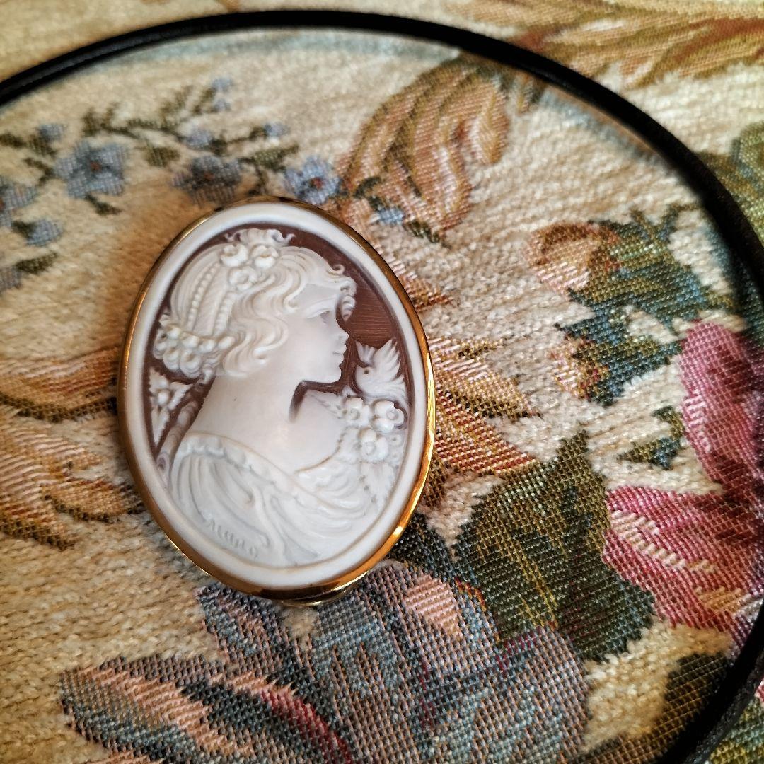 K18カメオ　シェル❛小鳥と少女❜モチーフ　ブローチ・ネックレス両用　他未使用