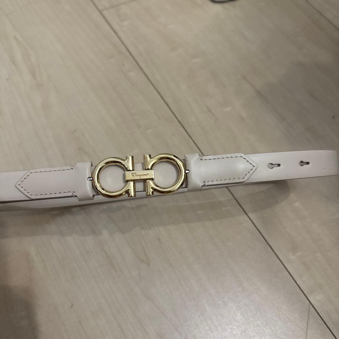 フェラガモ　ベルト ダブルガンチーニ ベージュ ホワイト