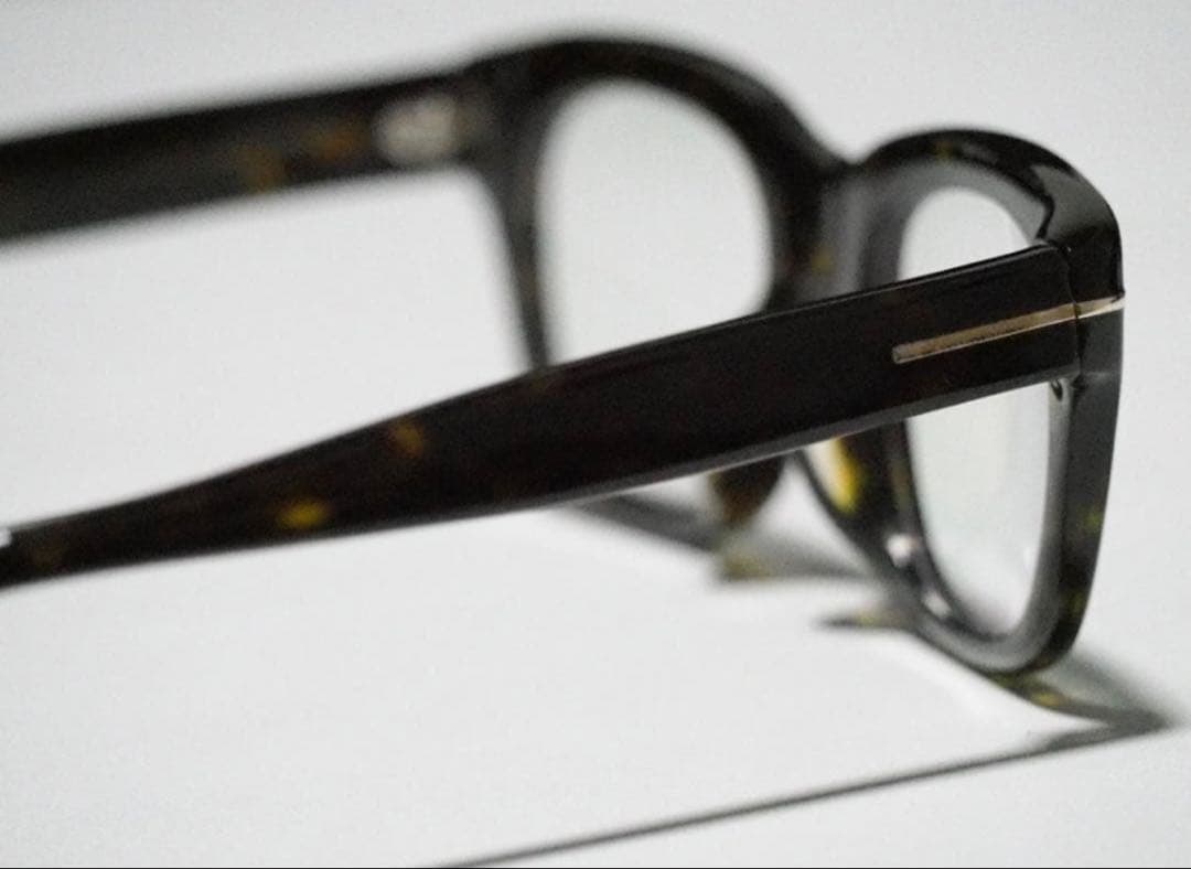 トムフォード クリーニング研磨済_度入り(視力0.2・コンタクト−2.00)