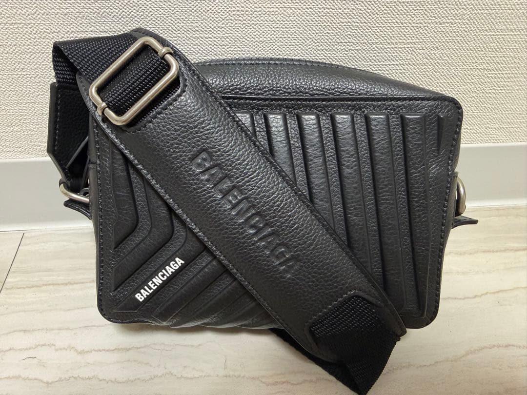 バレンシアガ　BALENCIAGA カー　カメラバッグ　ショルダーバッグ