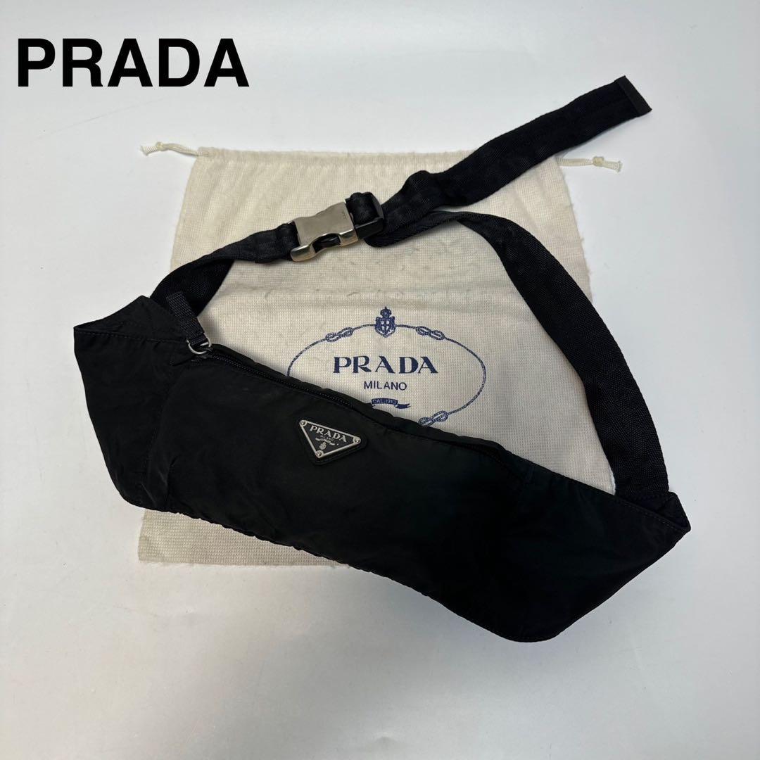 m46【美品】プラダ　三角ロゴ　ナイロン　ブラック　ウエストポーチボディバッグ.