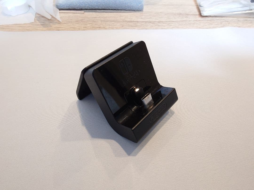 Nintendo Switch 本体+充電スタンド(フリーストップ式)