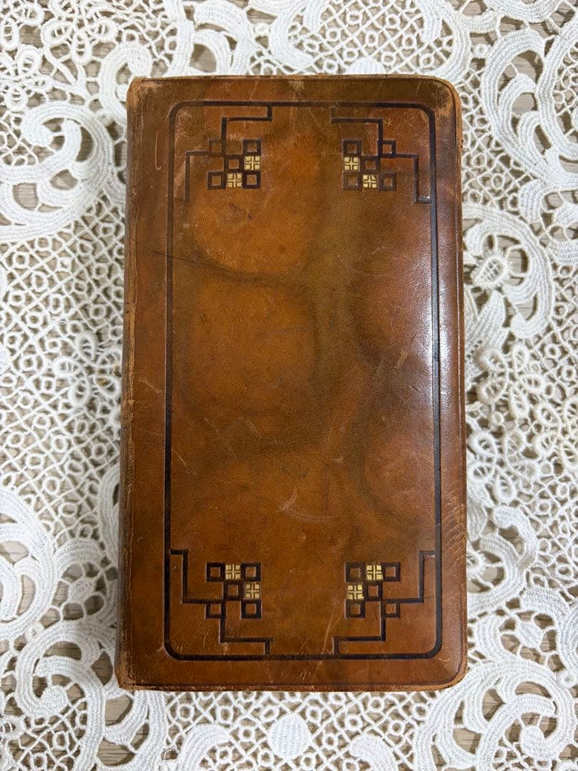 1932年 フランス語 Missel ミサ典 革装丁 三方金 挿絵入り 祈祷書