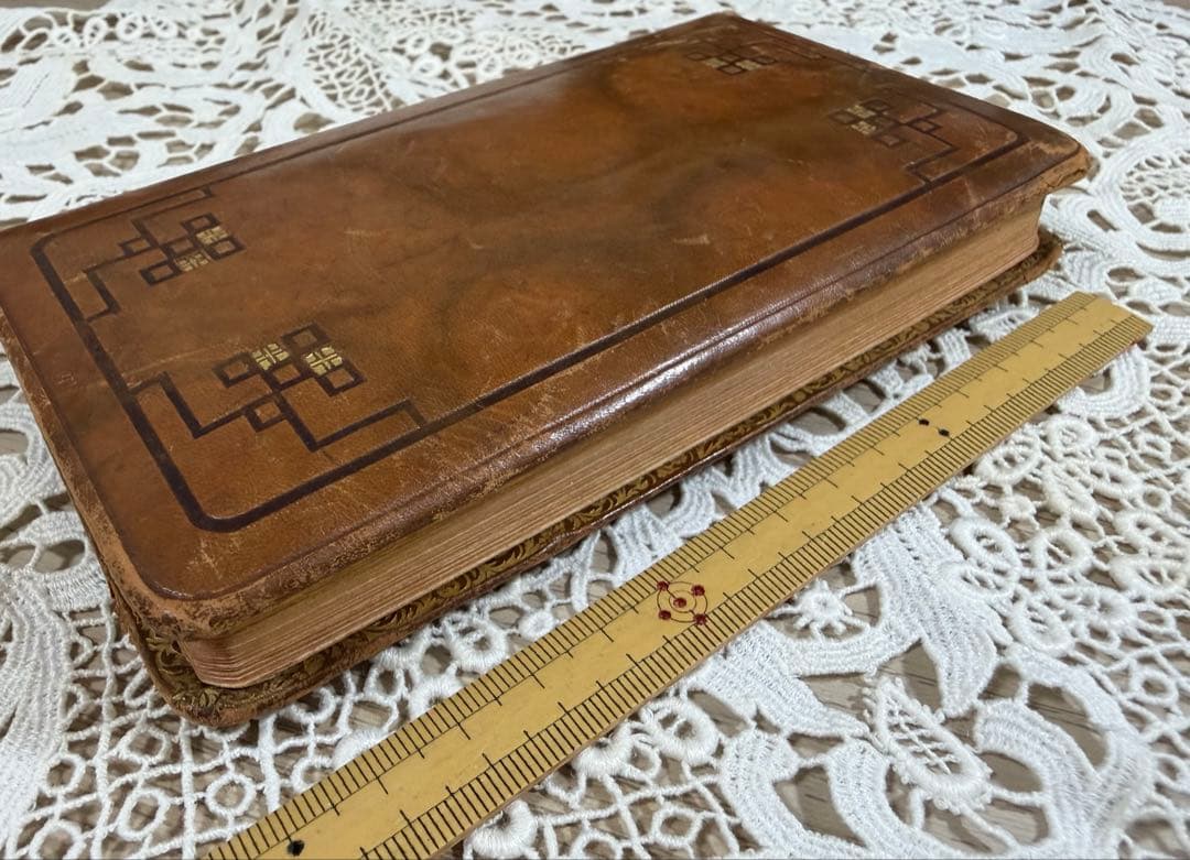 1932年 フランス語 Missel ミサ典 革装丁 三方金 挿絵入り 祈祷書