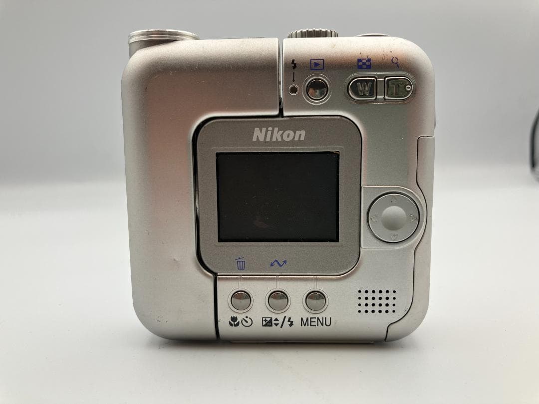 ニコン COOLPIX SQ　シルバー　コンパクトデジタルカメラ