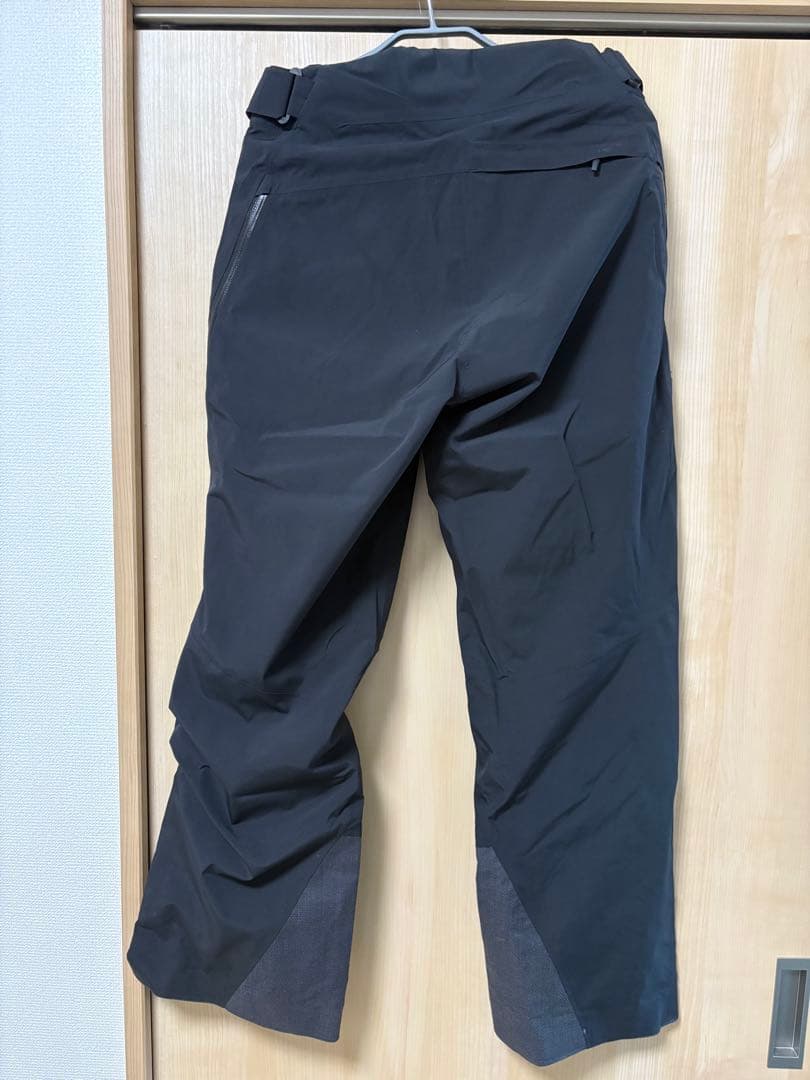 ホグロフス スノーボードパンツS