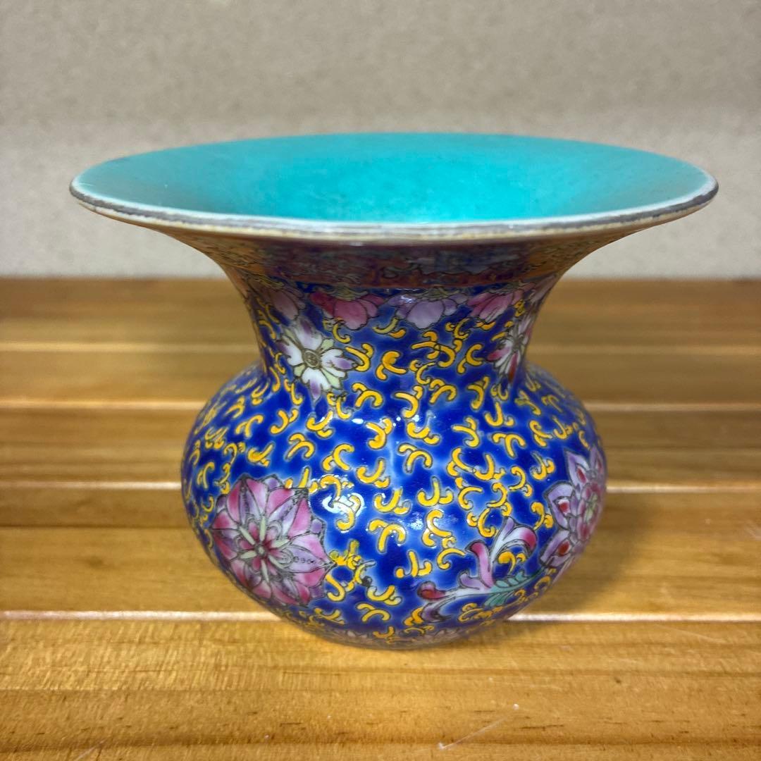 大清乾隆年製　花模様 磁器