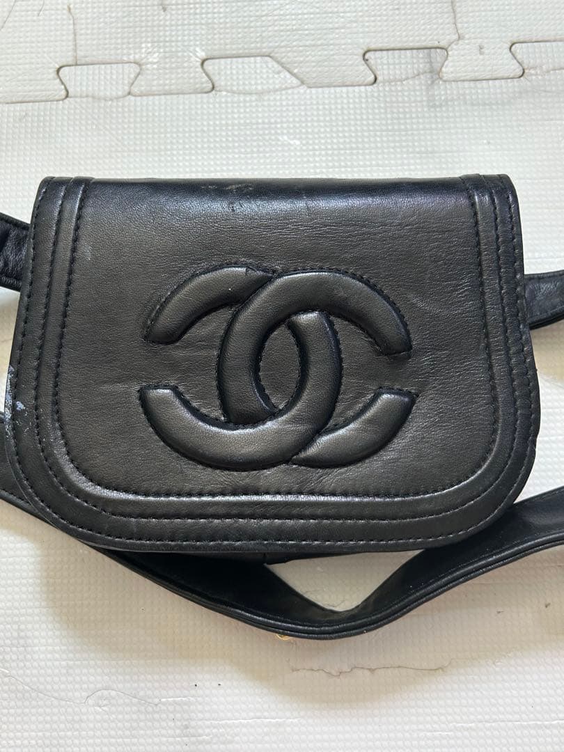 な*さ様 CHANEL ブラックレザー ショルダーバッグ