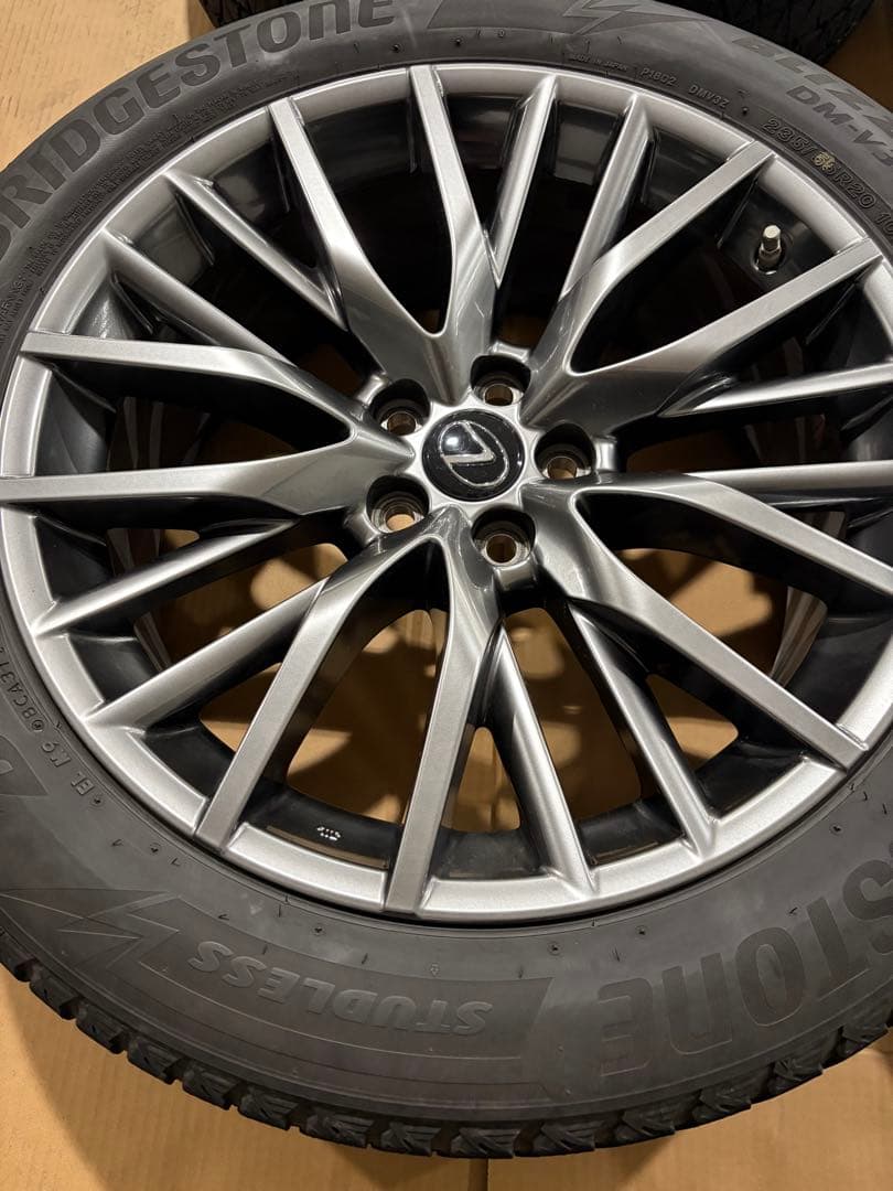 レクサスRX450h Fスポーツ　スタッドレスタイヤ純正ホイールセット