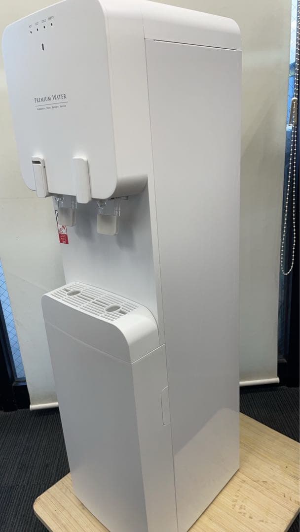 ★中古格安！プレミアムウォーターサーバー HC22D1L-PW-WB ホワイト