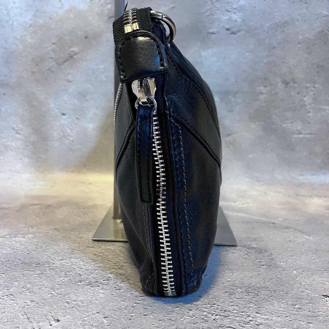 DIESEL ブラックレザーショルダーバッグ