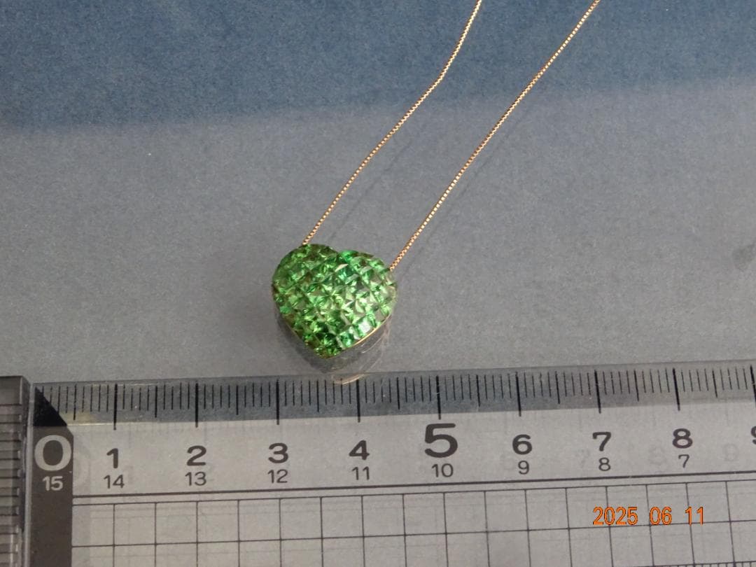 新品　K18 グリーンガーネット（3カラット）　ネックレス　鑑別書付き