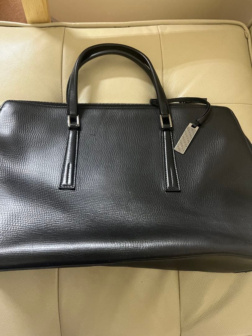 グッチGUCCI黒レザートートバッグハンドバッグビジネスバッグ　メンズレディース