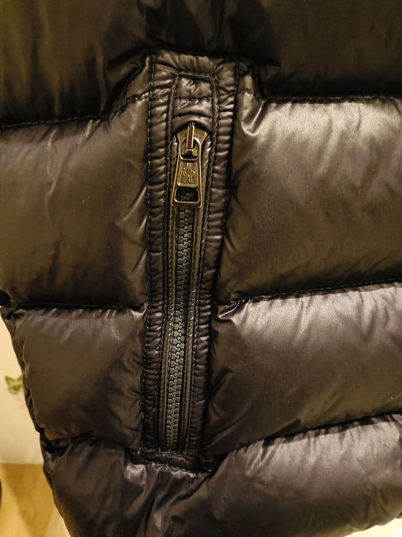 正規品　モンクレール　ダウンベスト