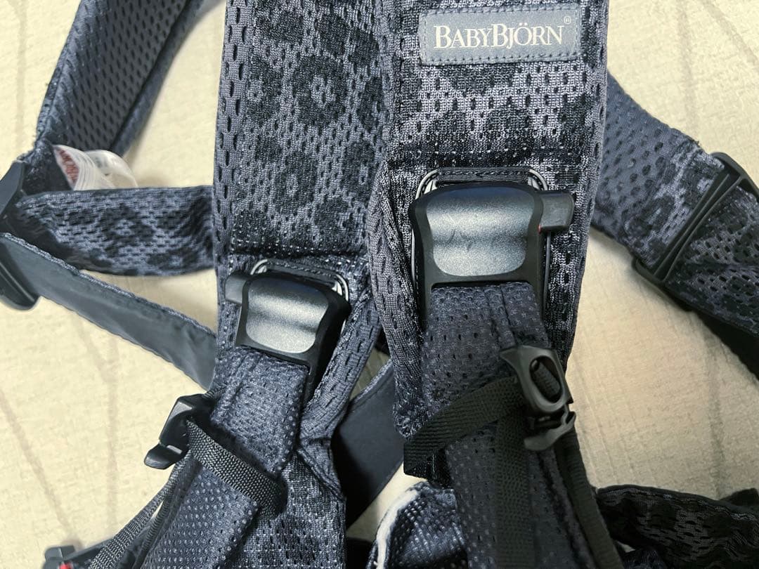 BABYBJÖRN ベビービョルン ONE KAI AIR レオパード 抱っこ紐
