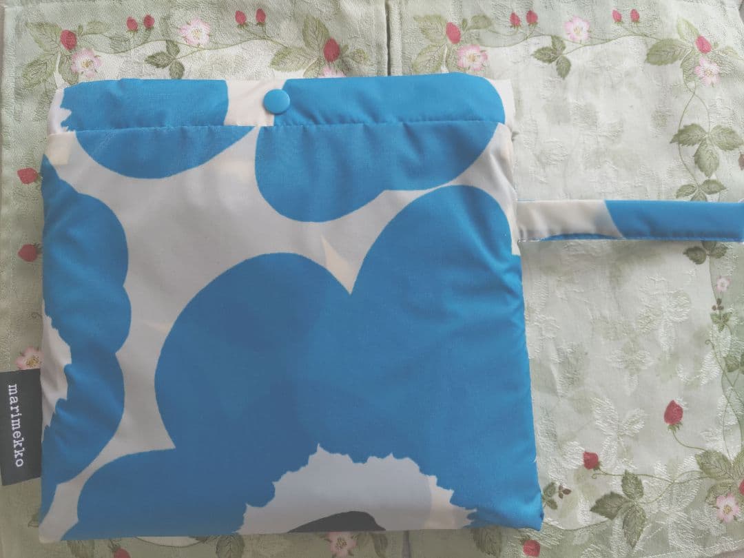 新品未使用未開封マリメッコmarimekkoレインポンチョ　ウニッコ　国内正規品