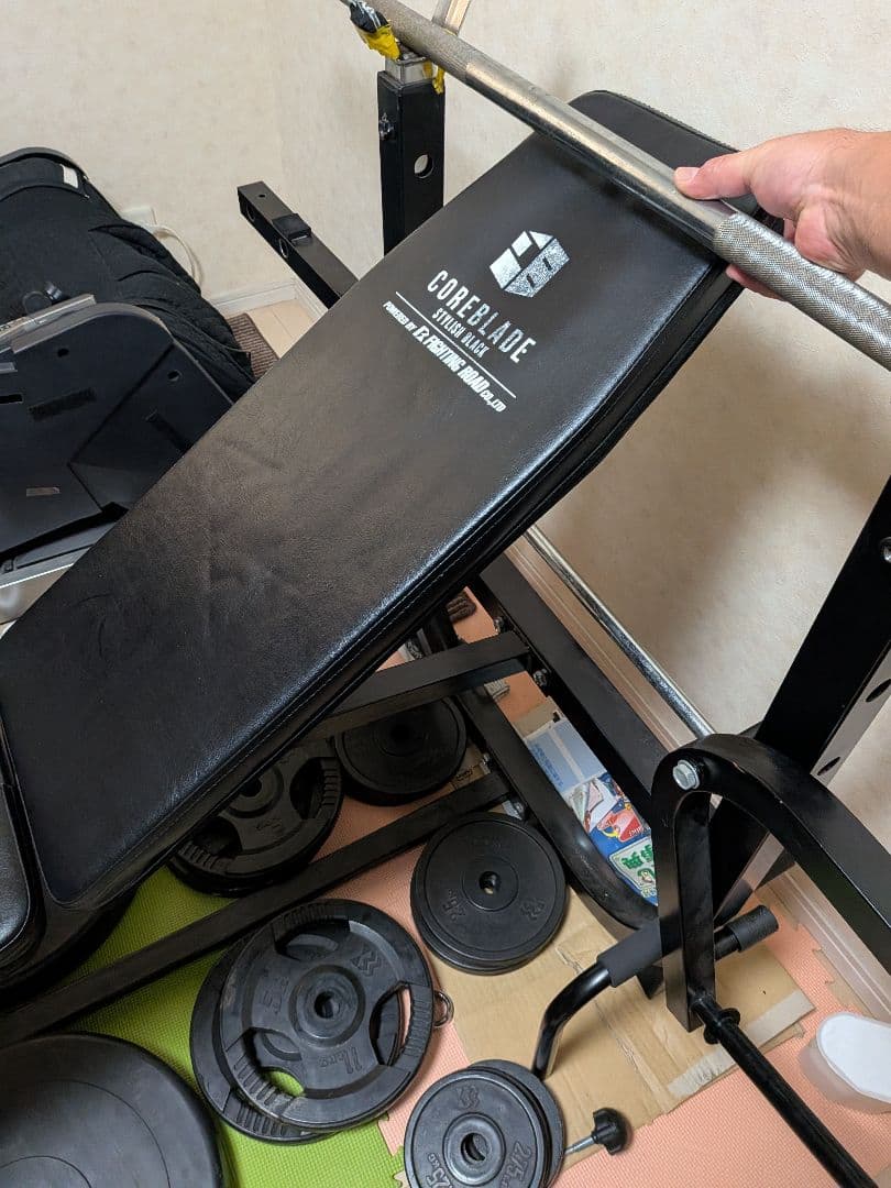 トレーニングベンチ ブラック。バーと重り中古