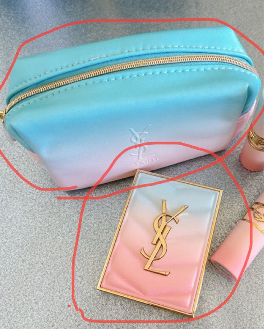 イヴ・サンローラン クチュールミニクラッチ（アイシャドウ）限定色とポーチ