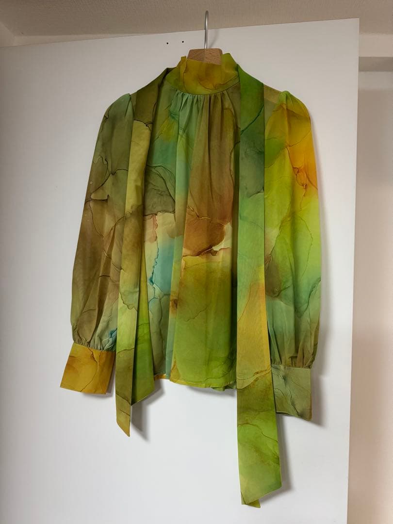 AURATIER グリーン系リボンブラウス