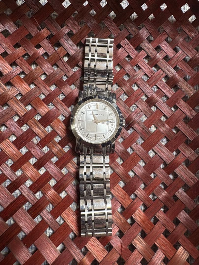 BURBERRY チェック　シルバー 時計