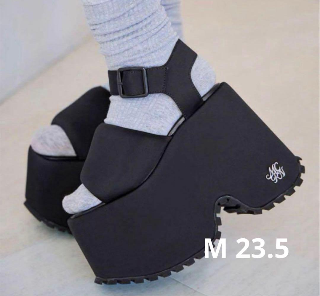 ミシェルマカロン 厚底パテッドサンダル M