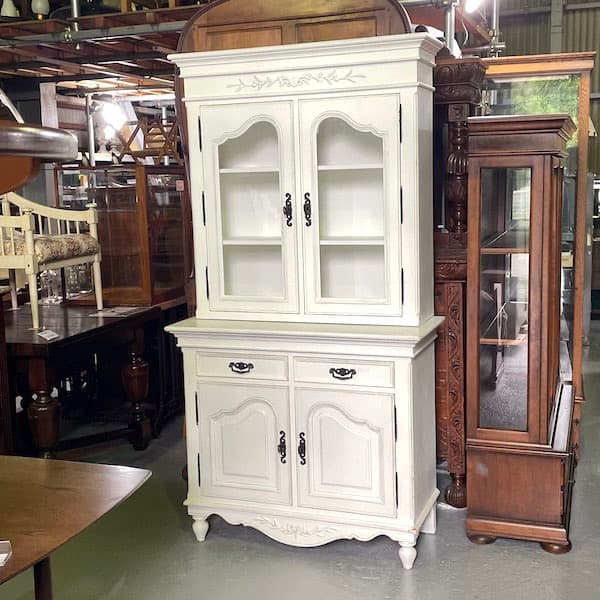 フランス製　アンティーク調カップボード　食器棚　キャビネット　飾り棚　シャビィ